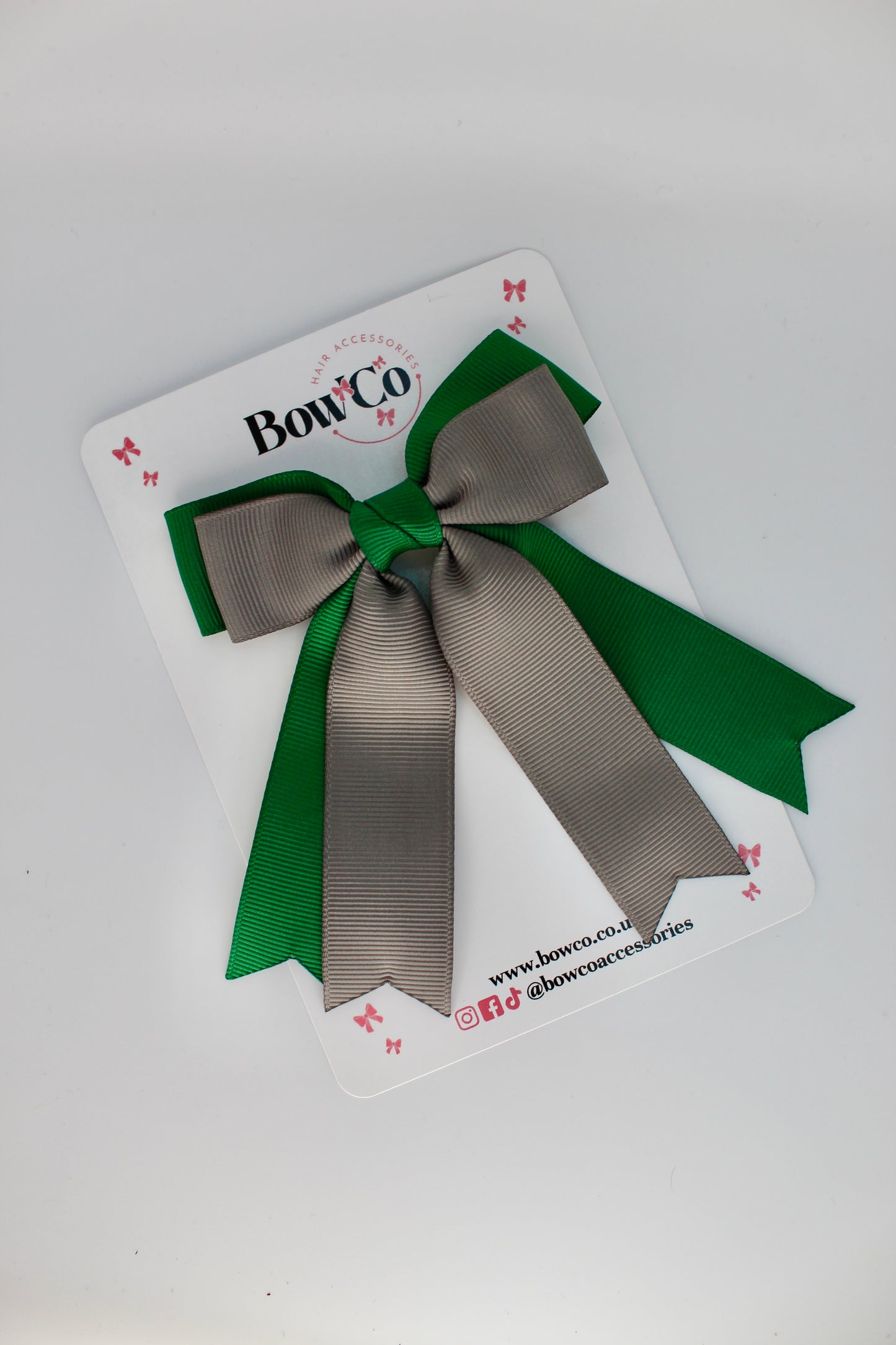 School Green and Grey Double Ribbon Tail Bow – Clip