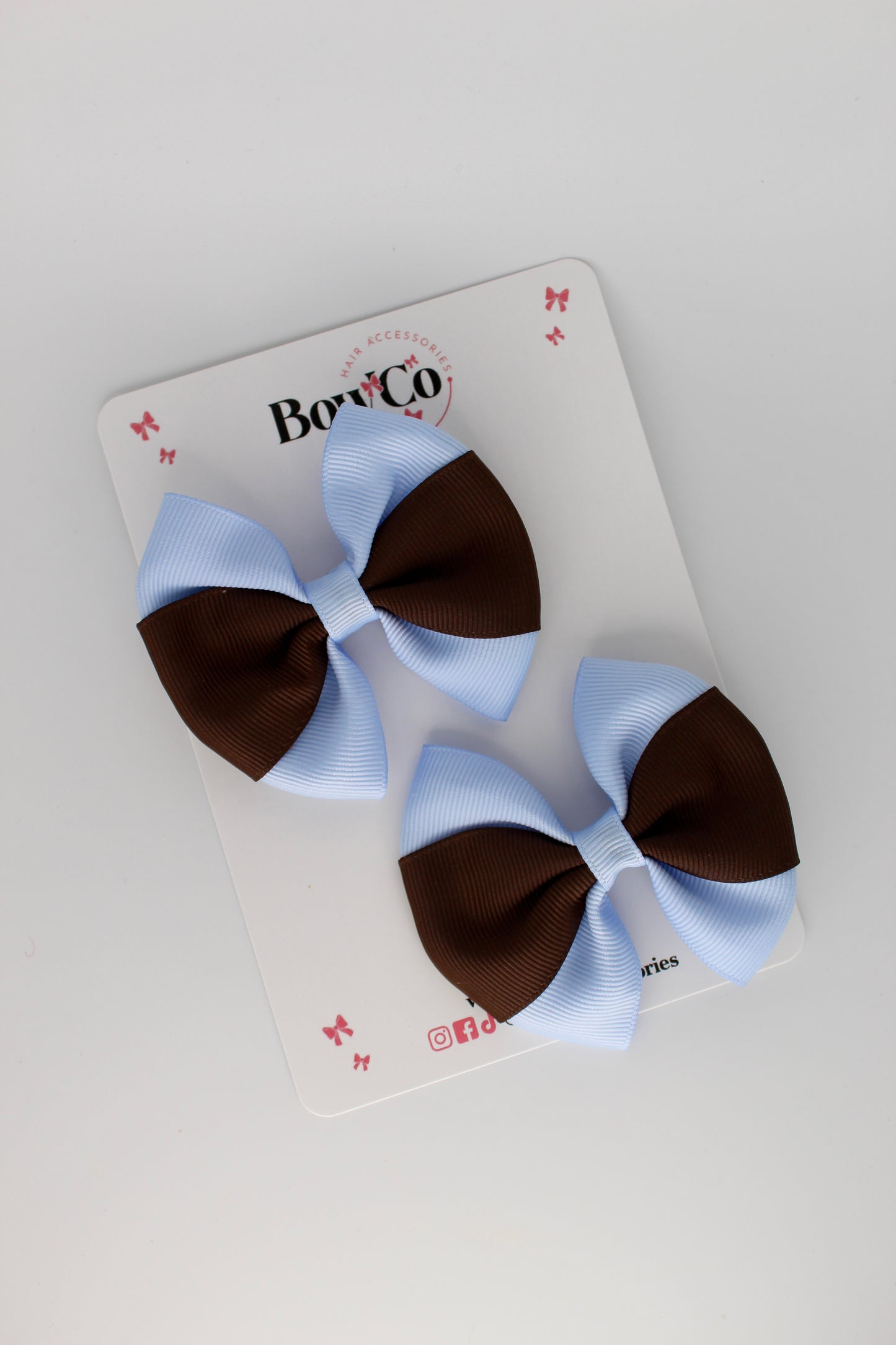 Bluebell and Brown - Round Tuxedo Bow Set - Clip