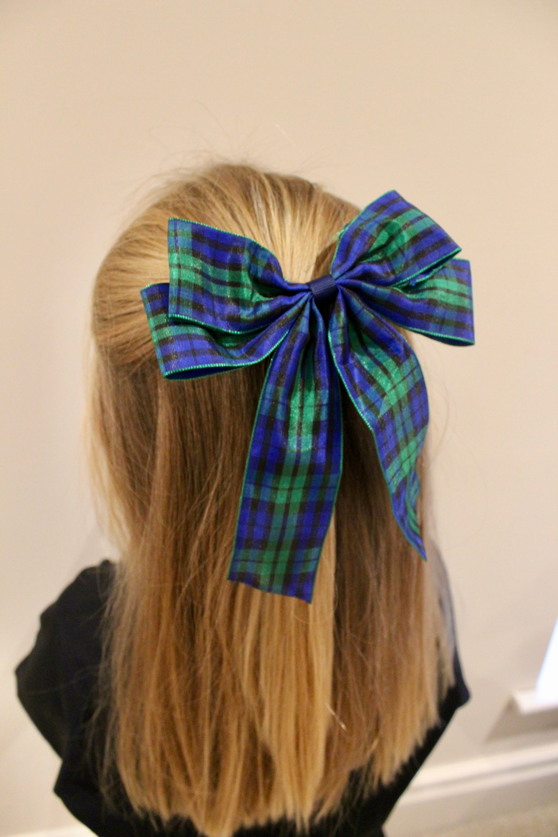 Classic Navy Tartan Tail XL Bow - 6 Inches